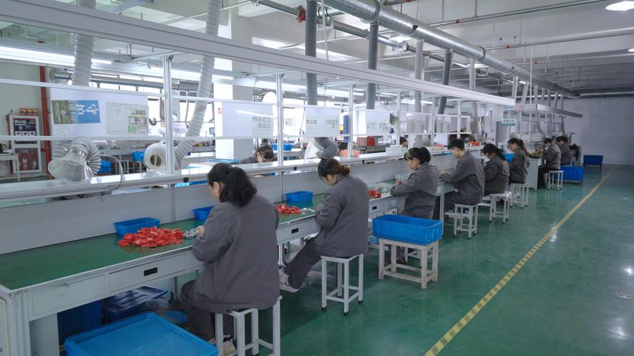 工廠真實(shí)性保障浙江云盾電氣12年主營:防雷器浪涌保護(hù)器擁有